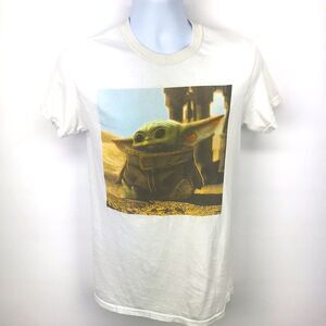 Star Wars Mandalorian Baby Yoda Shirt Mens size Small Unisex